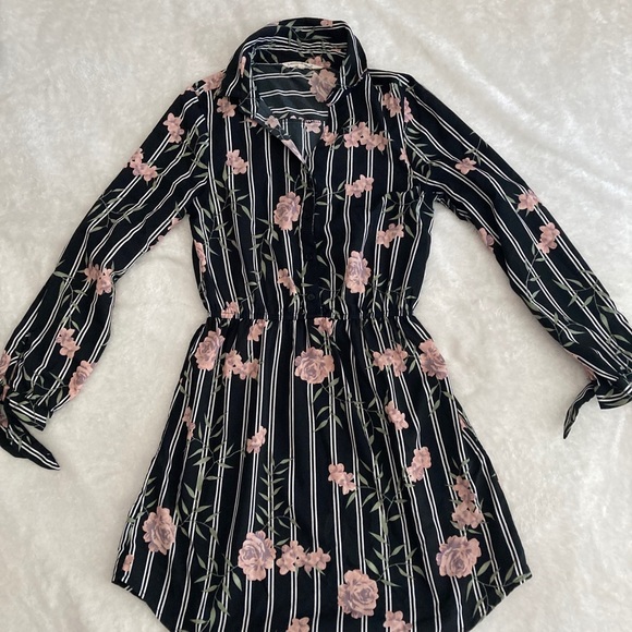 Black dress with pink flowers - Picture 1 of 1